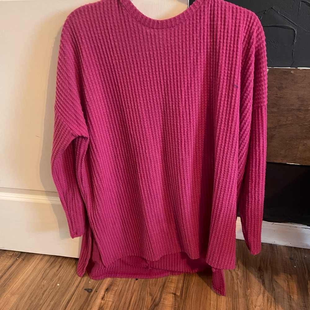 Pink tunic size medium. Never worn.